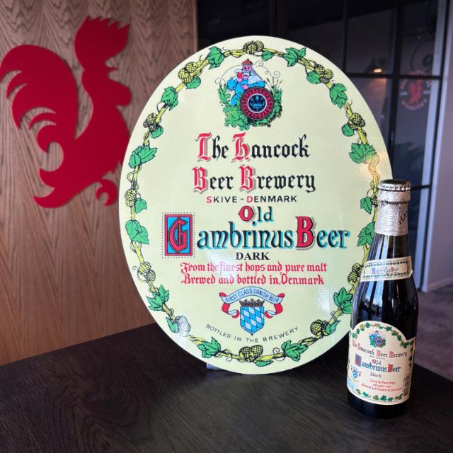 Metal skilt med Old Gambrinus Dark etiket