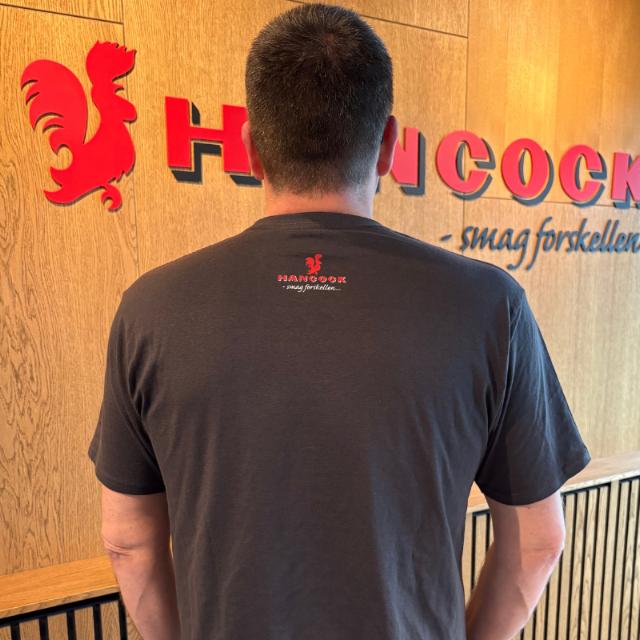 Grå T-shirt med Hancock bygning