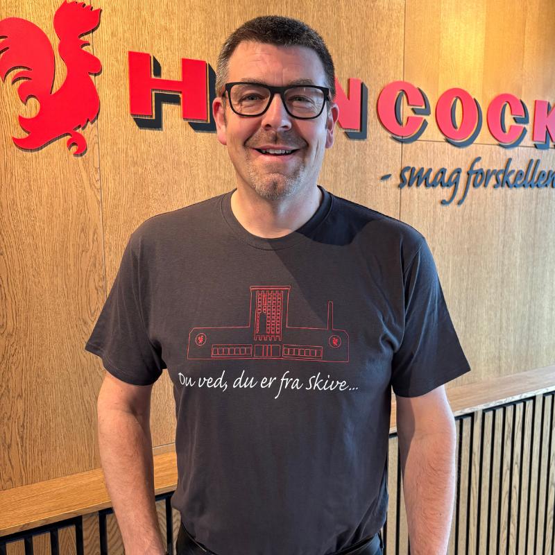 Grå T-shirt med Hancock bygning